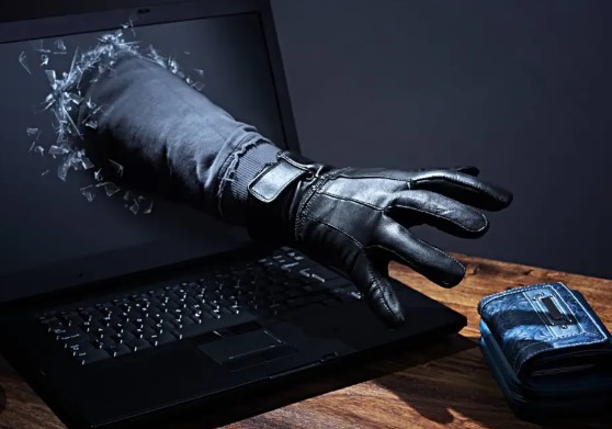 Sizin de başınıza gelebilir! İnternetten alışveriş yaparken soyulmayın