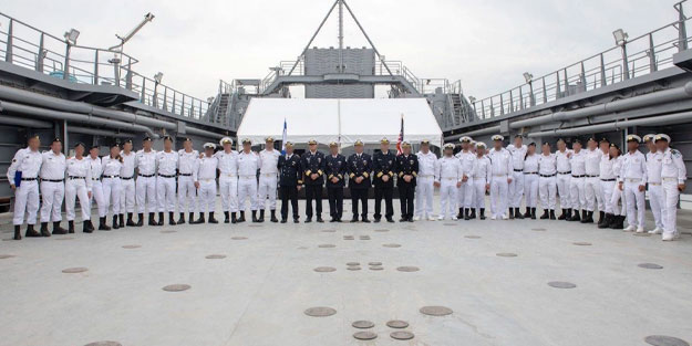 Sizin neyinize çıkarma gemisi