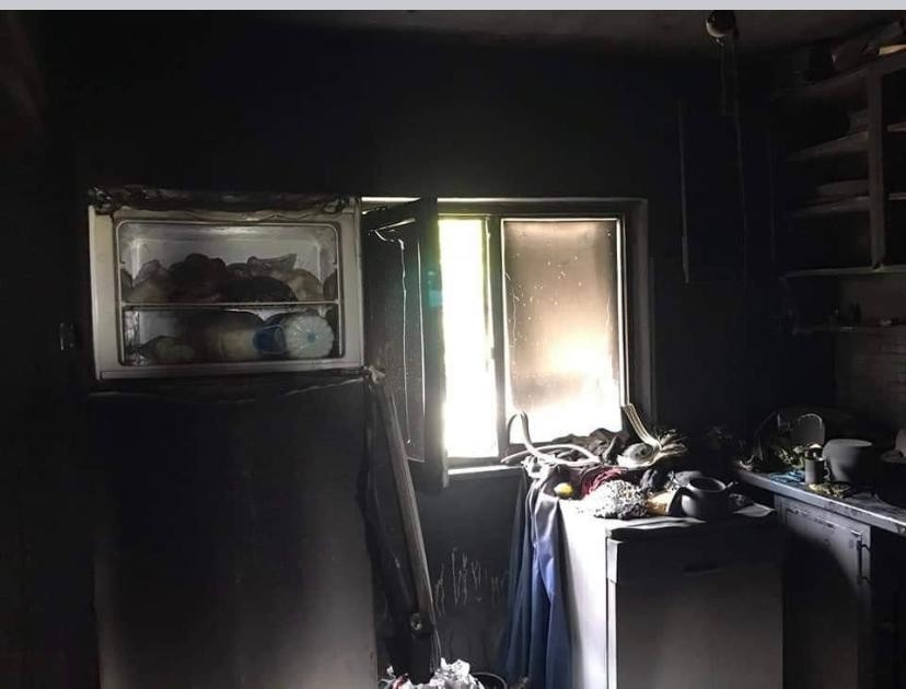 Şizofren şairin evi küle döndü 