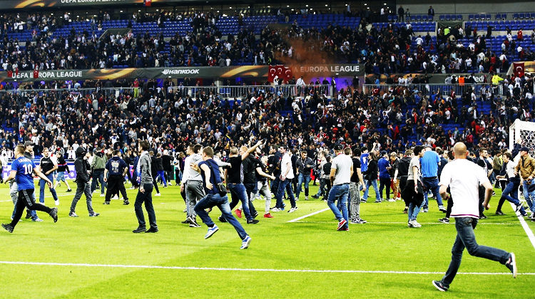 Skandal ceza için UEFA'ya teşekkür ettiler!