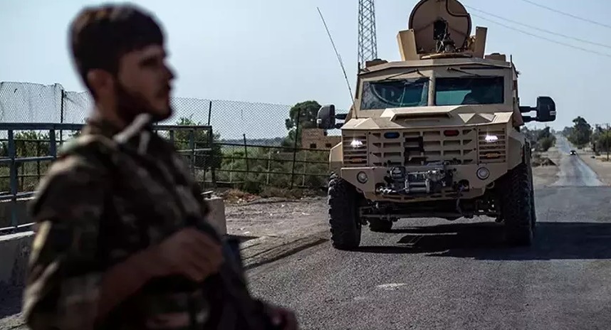 Skandal fotoğraflar! AFP Suriye'den geçti