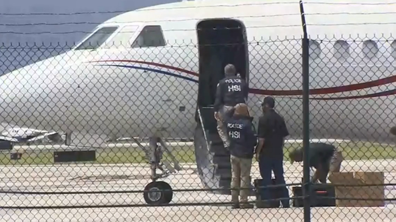 Skandal gelişme! ABD o devlet başkanının uçağına el koydu!