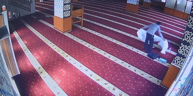 Camide skandal görüntü! Kefene sarıp gitti