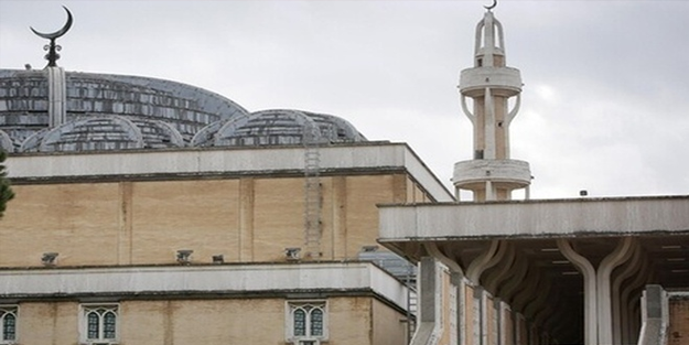 Skandal karar! Cemaatle namaz kılmak yasaklandı!