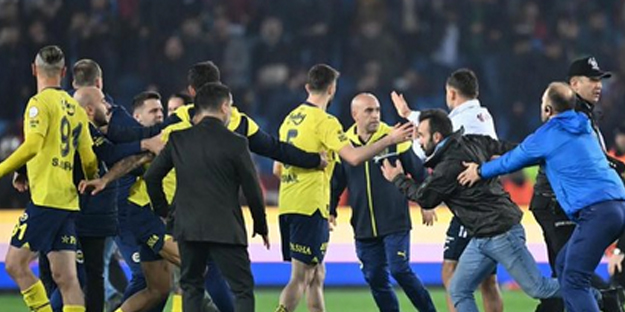 Skandal sahneler yaşandı... Futbol piyasasından önemli ünlü oyuncuların olduğu bir ortam! Tüm dünyaya rezil olduk...