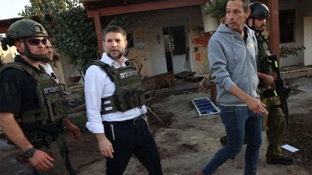 Skandal tasvir, alçak İsrailli bakandan: Yahudi devleti Şam'a kadar uzanacak! 'Büyük İsrail' miş!