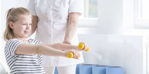 Skolyoz çocuklarda ihmale gelmez