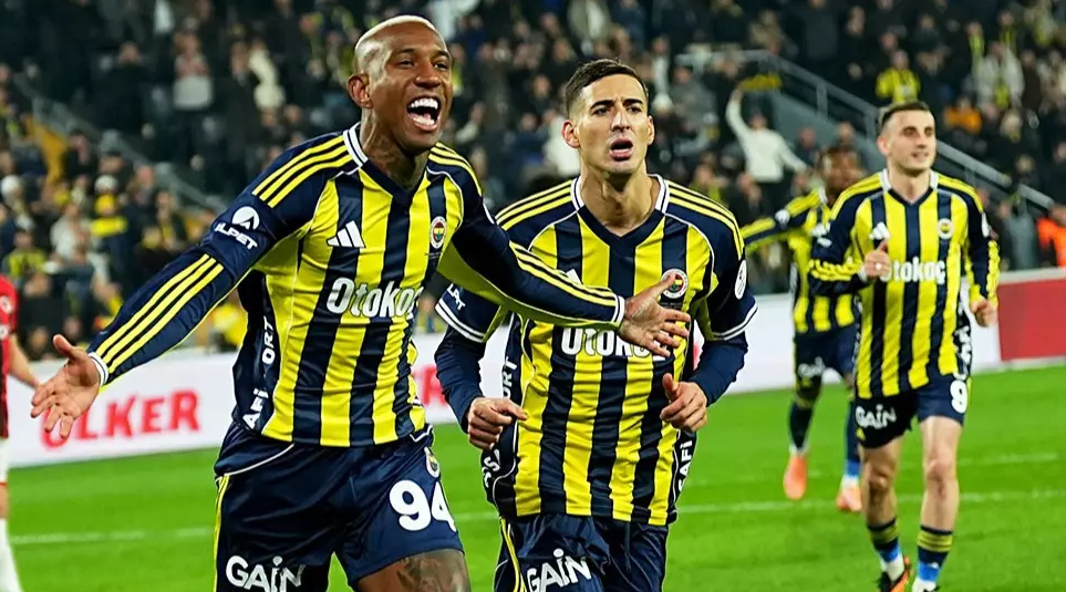 Slavia Prag zirvede, Fenerbahçe takipte: Avrupa'nın en formda üçlüsü!