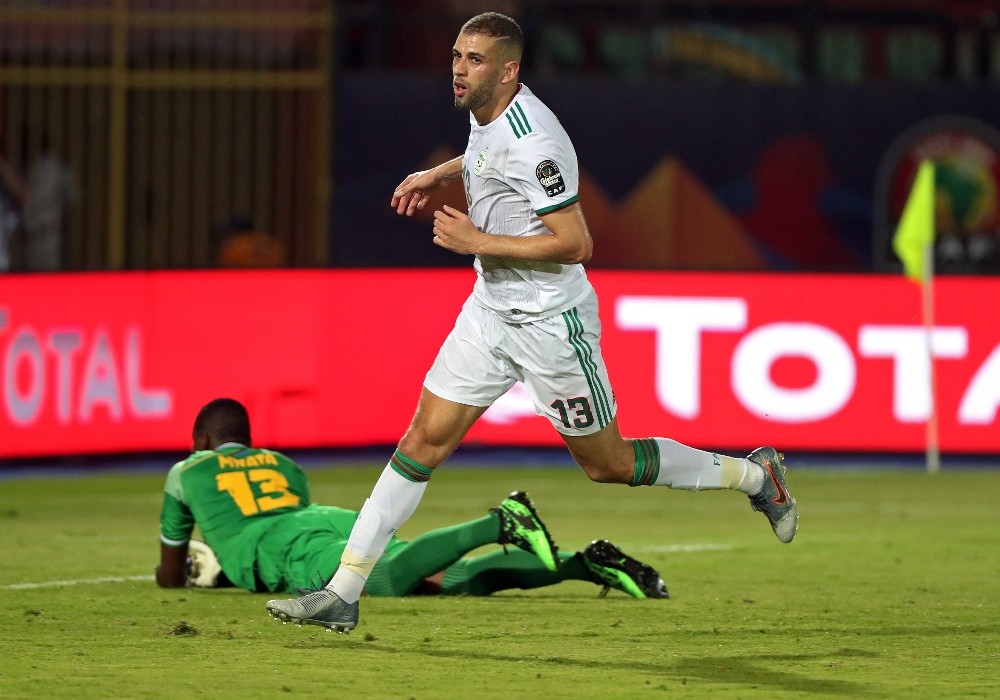 Slimani Cezayir’i sırtladı 