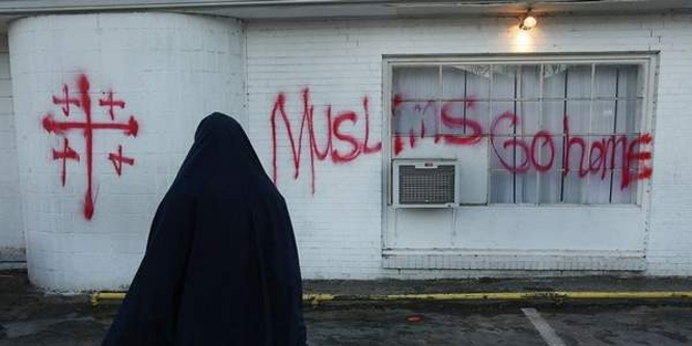 O ülke de Müslümanları fişliyor!