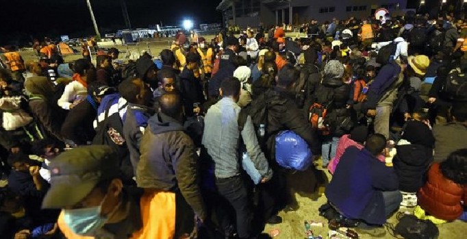 Slovakya polisi Suriyeli mülteci kadını sırtından vurdu