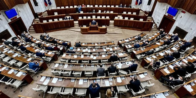 Slovakya'da koalisyon hükümeti düştü