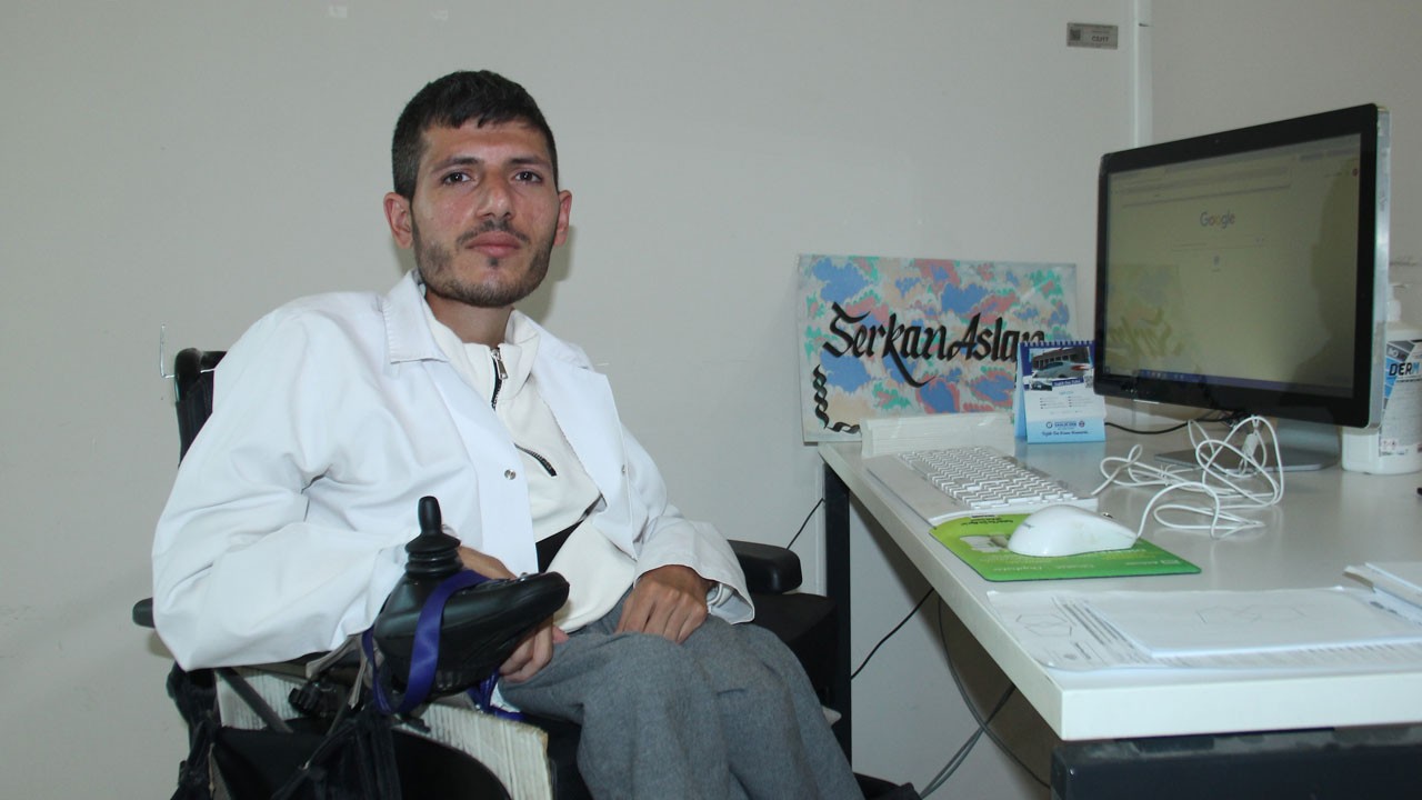 SMA’lı Serkan’ın azim hikayesi! Şimdi devlet hastanesinde psikolog