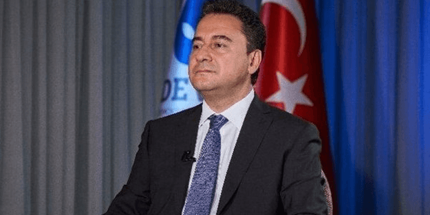 SMS ile yönetilen parti! Babacan İstanbul yönetimini böyle kovmuş