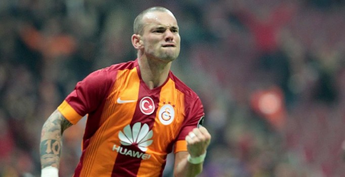Sneijder Fenerbahçe'ye en çok gol atan yabancı futbolcu olma peşinde