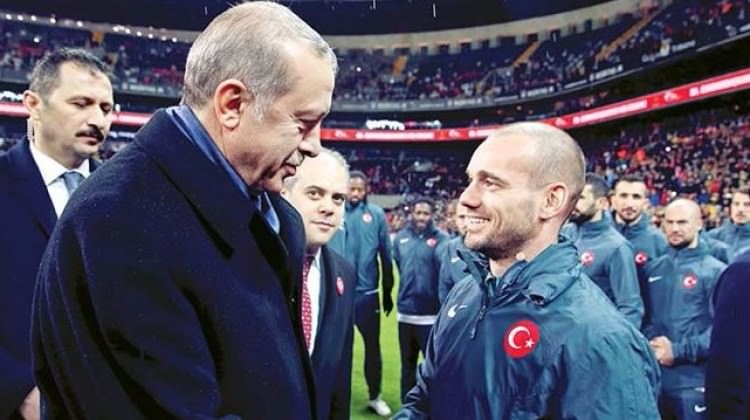 Sneijder: Erdoğan ile tokalaştığım için...