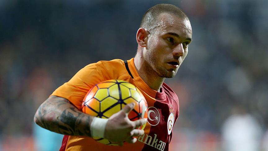 Sneijder: İstanbul'a döndüğümde umarım her şey bitmiş olur