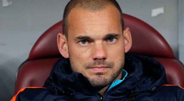Sneijder resmen Al Gharafa'da