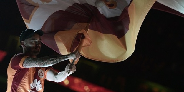 Sneijder sosyal medyayı salladı!