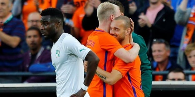 Sneijder'dan büyük başarı