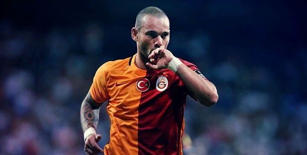 Sneijder'den sürpriz karar...
