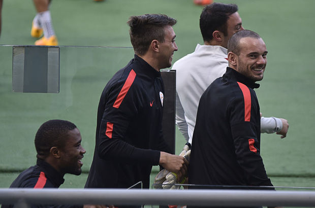 Sneijder'in menajerinden hoca açıklaması