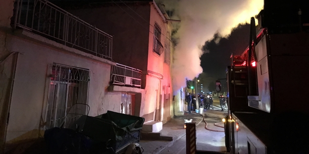 Soba yakmak isterken kendi evini yaktı