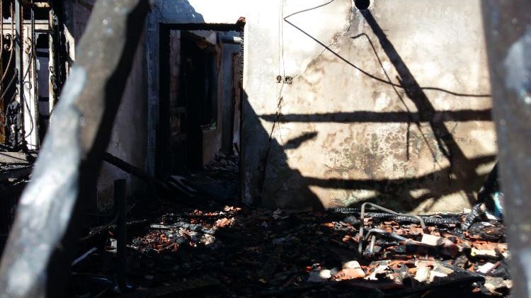 Sobadan çıkan yangın evi kül etti 