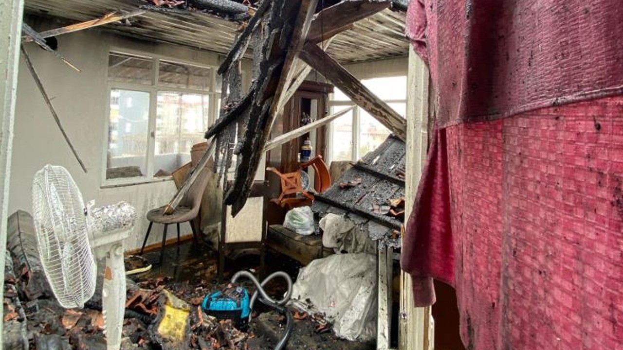 Sobadan çıkan yangın, evi kullanılamaz hale getirdi