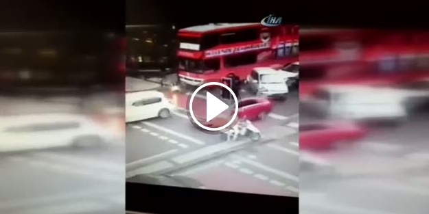 Şoför fenalaşınca otobüs araçları biçti