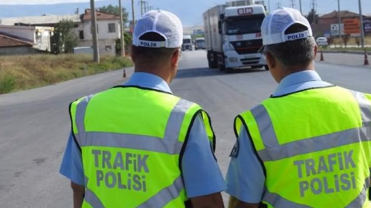 Şoför yolcu zannettiği sivil polisten tam not aldı