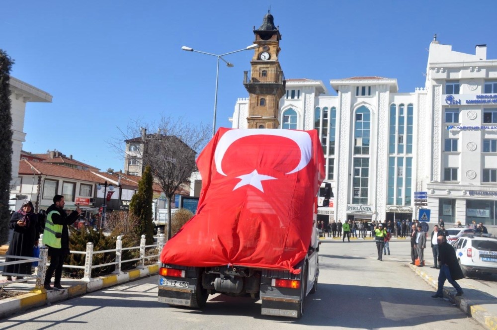 Şoförlerden konvoylu destek 
