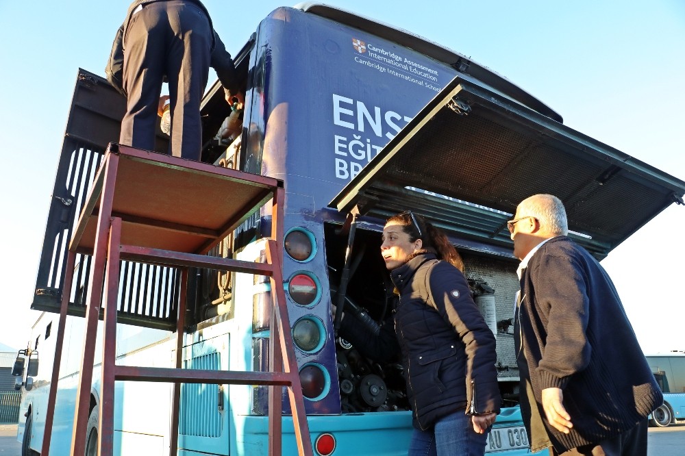 Şoförlüğü bırakıp 300 erkek meslektaşına başkan oldu 