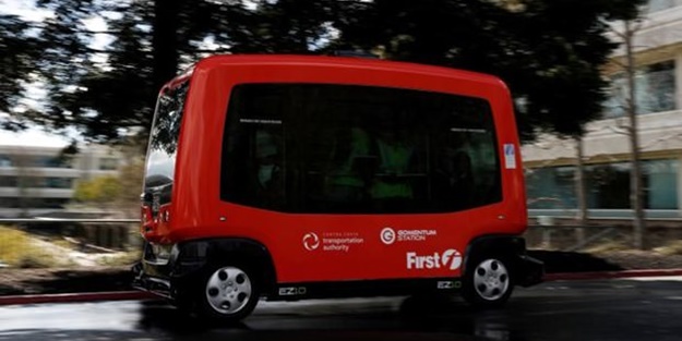 Şoförsüz otobüs ilk seferini yaptı