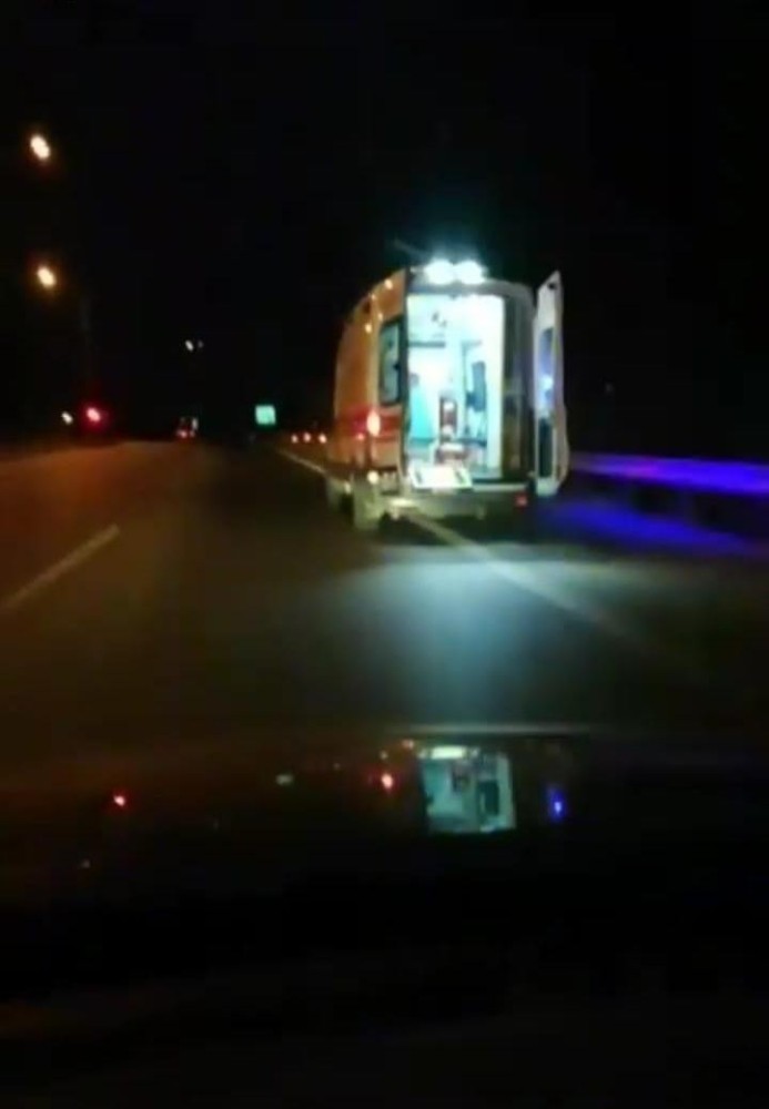 ’Şoförüm’ dedi, ambulansı kaçırdı 