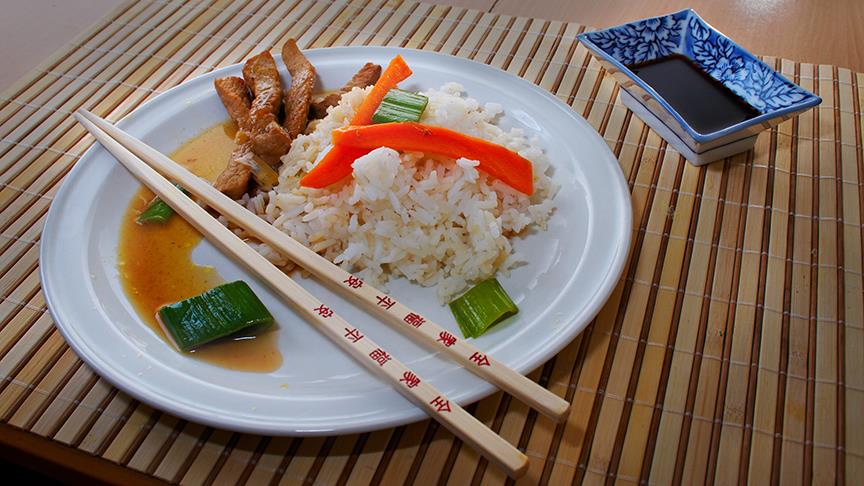 Sofraya yalnız oturmanın riski!