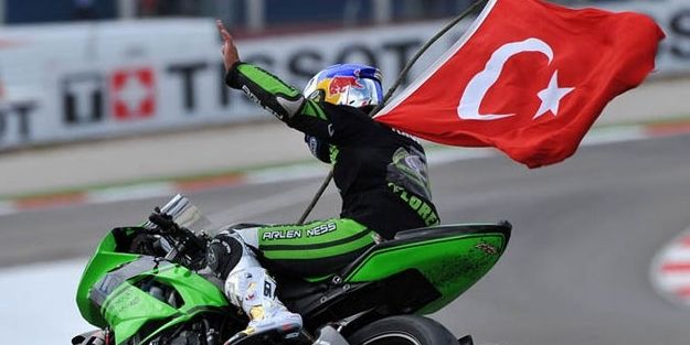 Sofuoğlu'dan kötü haber! Kaza geçirdi