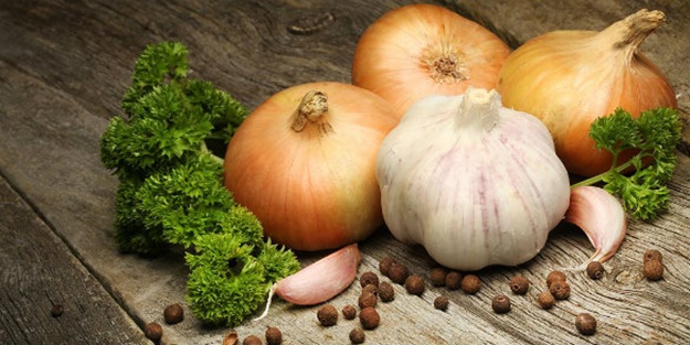 Soğan ve sarımsak kokusuna kesin çözüm