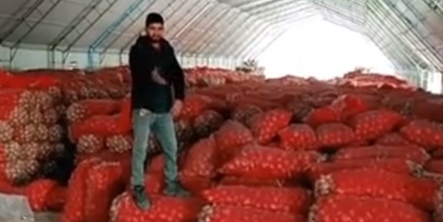 Soğanlar depolarda kaldı, üreticiler isyanda: Biz 1 liraya satamazken hallerde 5-10 liraya satılıyor