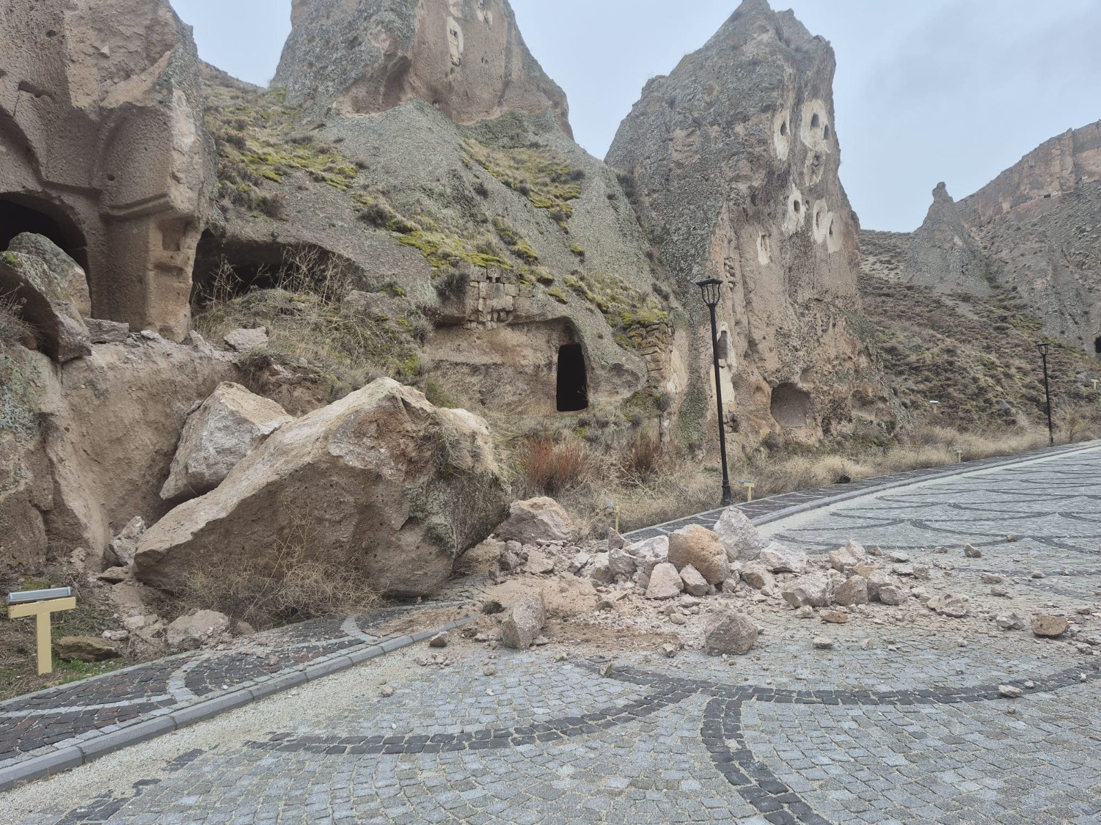 Soğanlı Vadisi’nde kaya koptu bölgede güvenlik önlemleri artırıldı