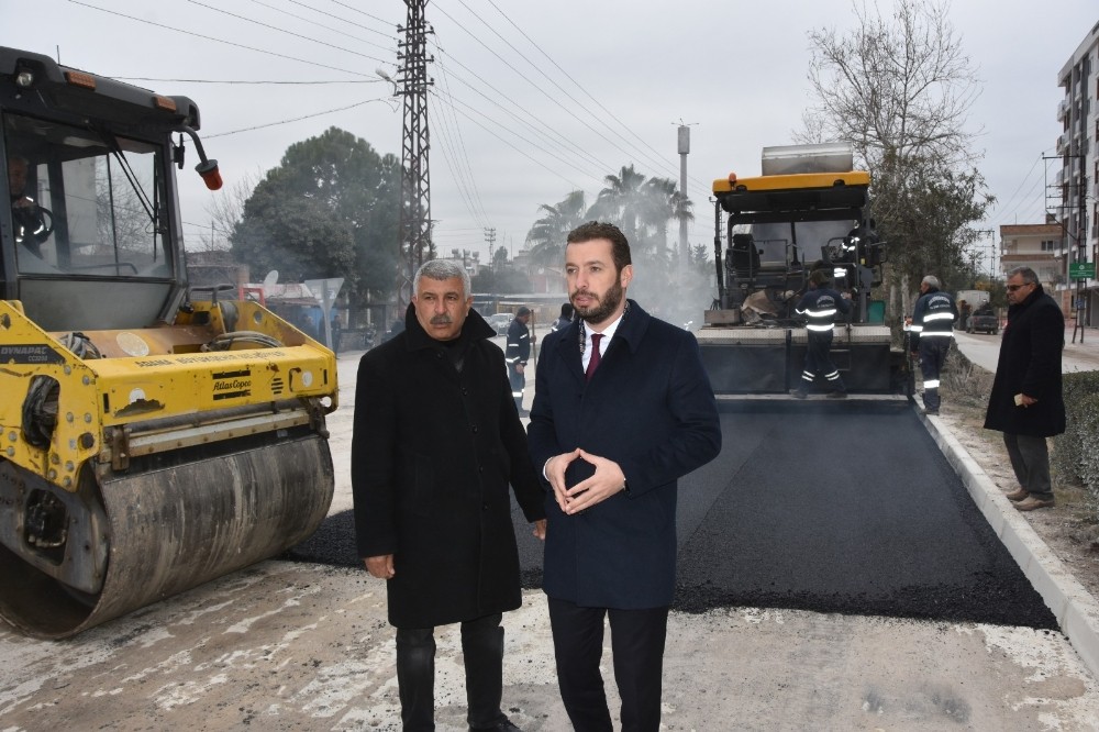 Soğuk havada sıcak asfalt çalışması 