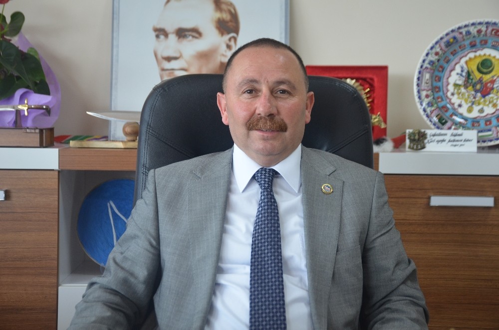 Söğüt Belediye Başkanı Sever esnaftan özür diledi 