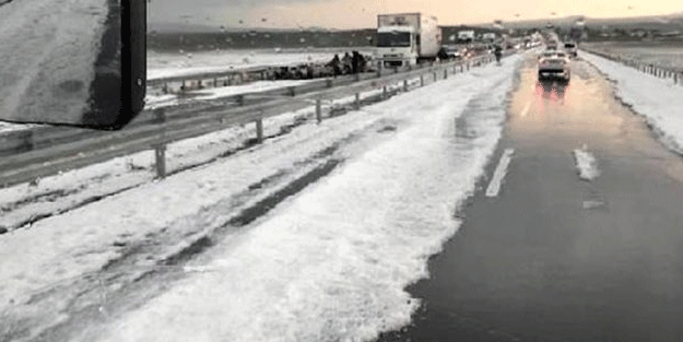 Soğuyla meşhur olan ilimizde Haziran ortasında yollar beyaza büründü