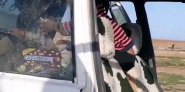 Şok eden görüntüler! Yardım etmek yerine yağma yaptılar