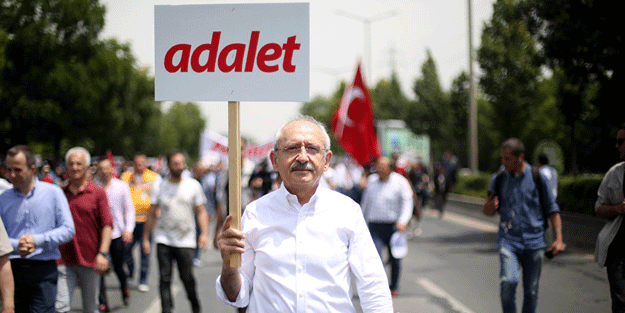 Şok iddia: ‘Kılıçdaroğlu herkesi trolledi… Yürüyen kendisi değil dublörü’ İşte o şahsın görüntüsü