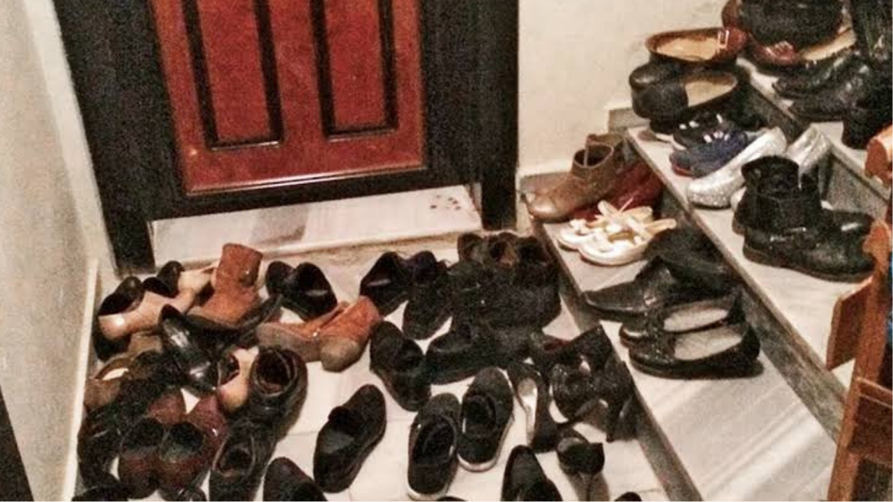 Şok karar: Kapı önünde ayakkabı bırakırsanız evinizden olabilirsiniz!