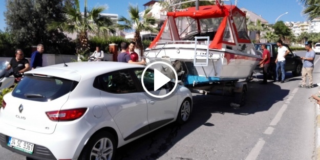 Şok olay! Otomobile yat çarptı