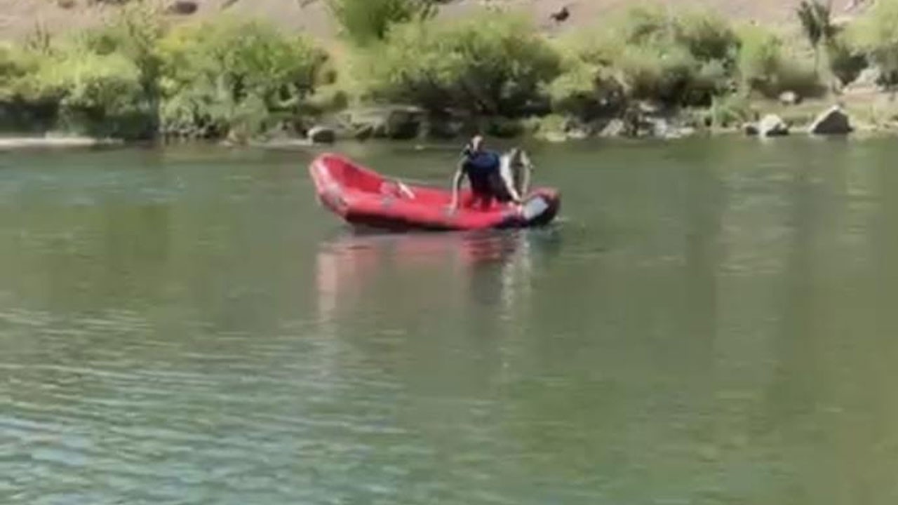 Şok ölüm! Nehre giren öğretmen ölü bulundu