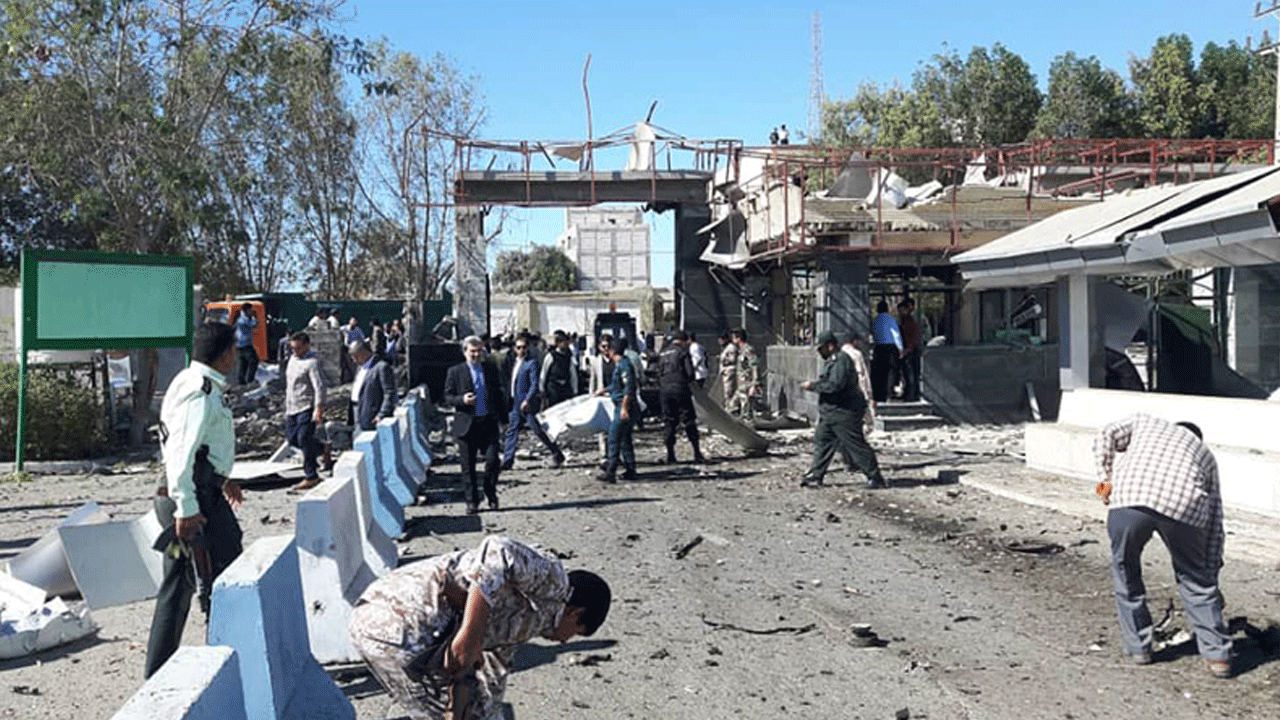 Şok saldırı! Silahlı kişiler polisle çatıştı: 3’ü polis, 4 kişi öldü