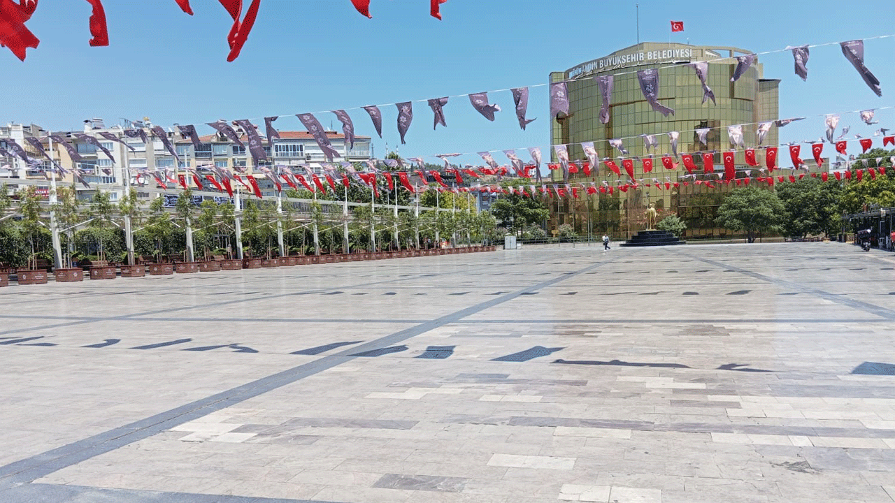 Sokağa çıkan yandı! Sokak ve caddelerde 44 derece ıssızlığı!